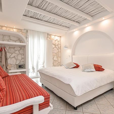 Naxos Evilion Luxury Apartments & Suites Naxos City Exterior foto